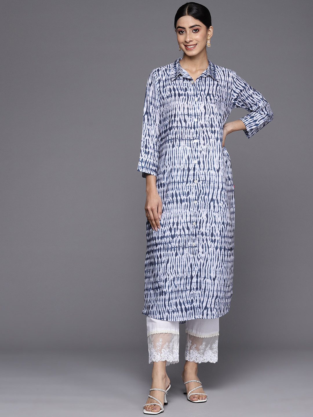

Varanga Women Printed Indigo Kurta, Blue