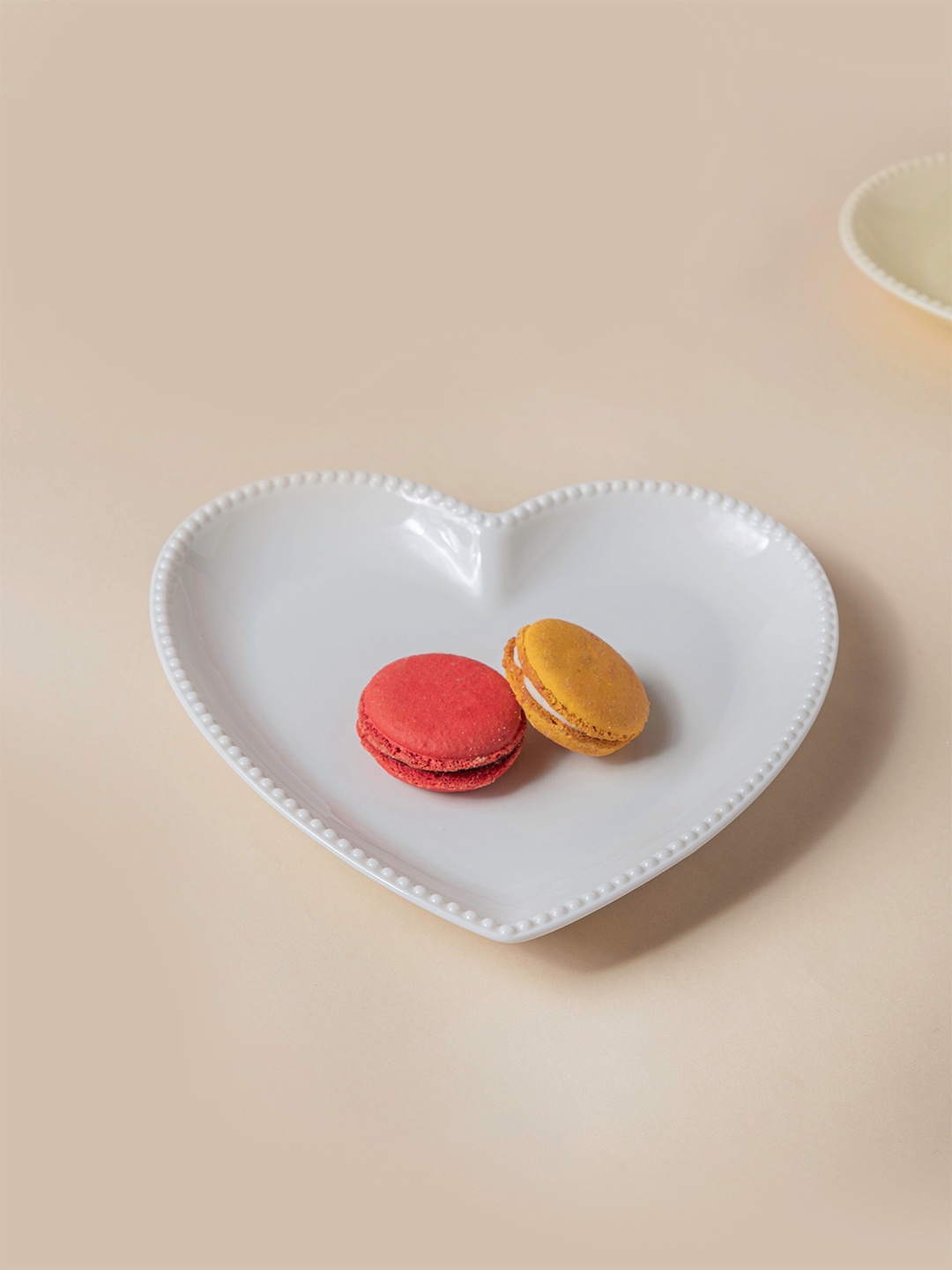 

Nestasia Snow White Heart Shape Ceramic Glossy Snack Plate