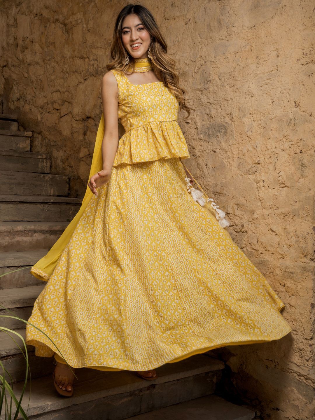 

HOUSE OF JAMOTI Yellow & White Printed Ready to Wear Lehenga & Blouse With Dupatta