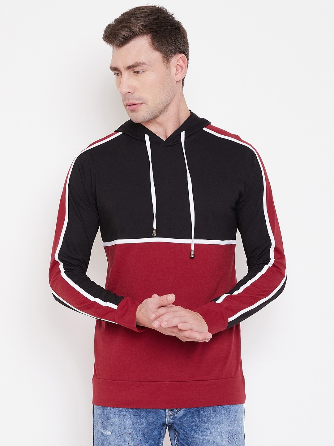 

LE BOURGEOIS Men Black Colourblocked T-shirt