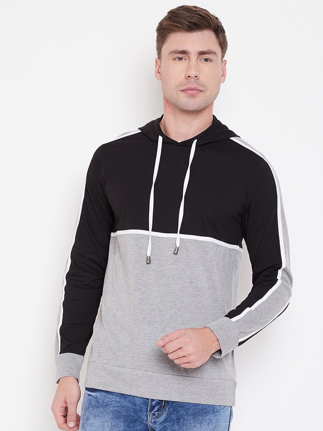 

LE BOURGEOIS Men Colourblocked Hooded T-shirt, Black