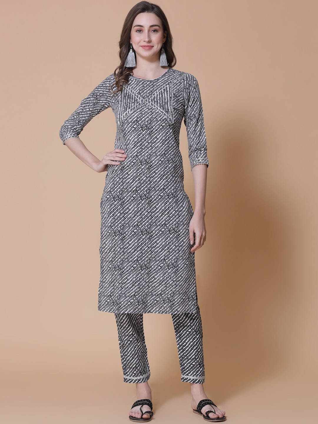 

God Bless Women Leheriya Printed Gotta Patti Kurta with Trousers, Black