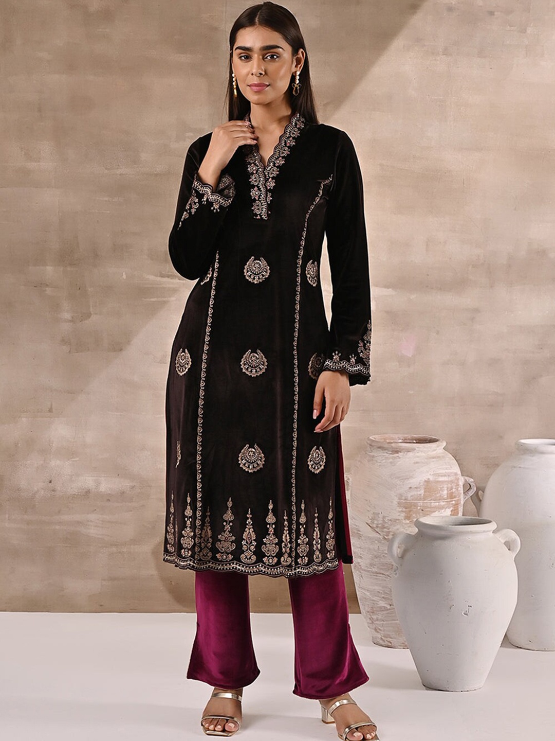 

Lakshita Women Ethnic Motifs Printed Embroidered Velvet Kurta, Brown