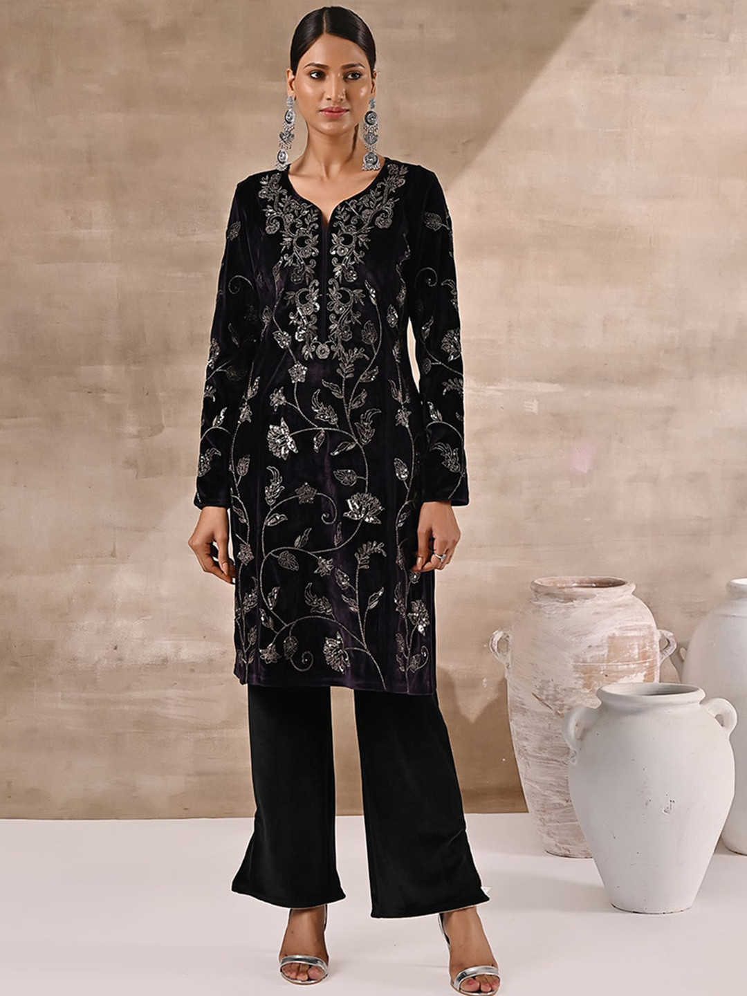 

Lakshita Women Plus Size Floral Embroidered Velvet Kurta, Purple