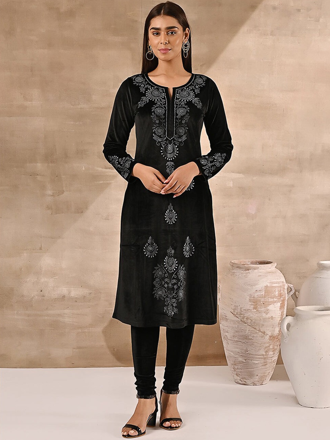 

Lakshita Women Ethnic Motifs Embroidered Mirror Work Velvet Kurta, Black