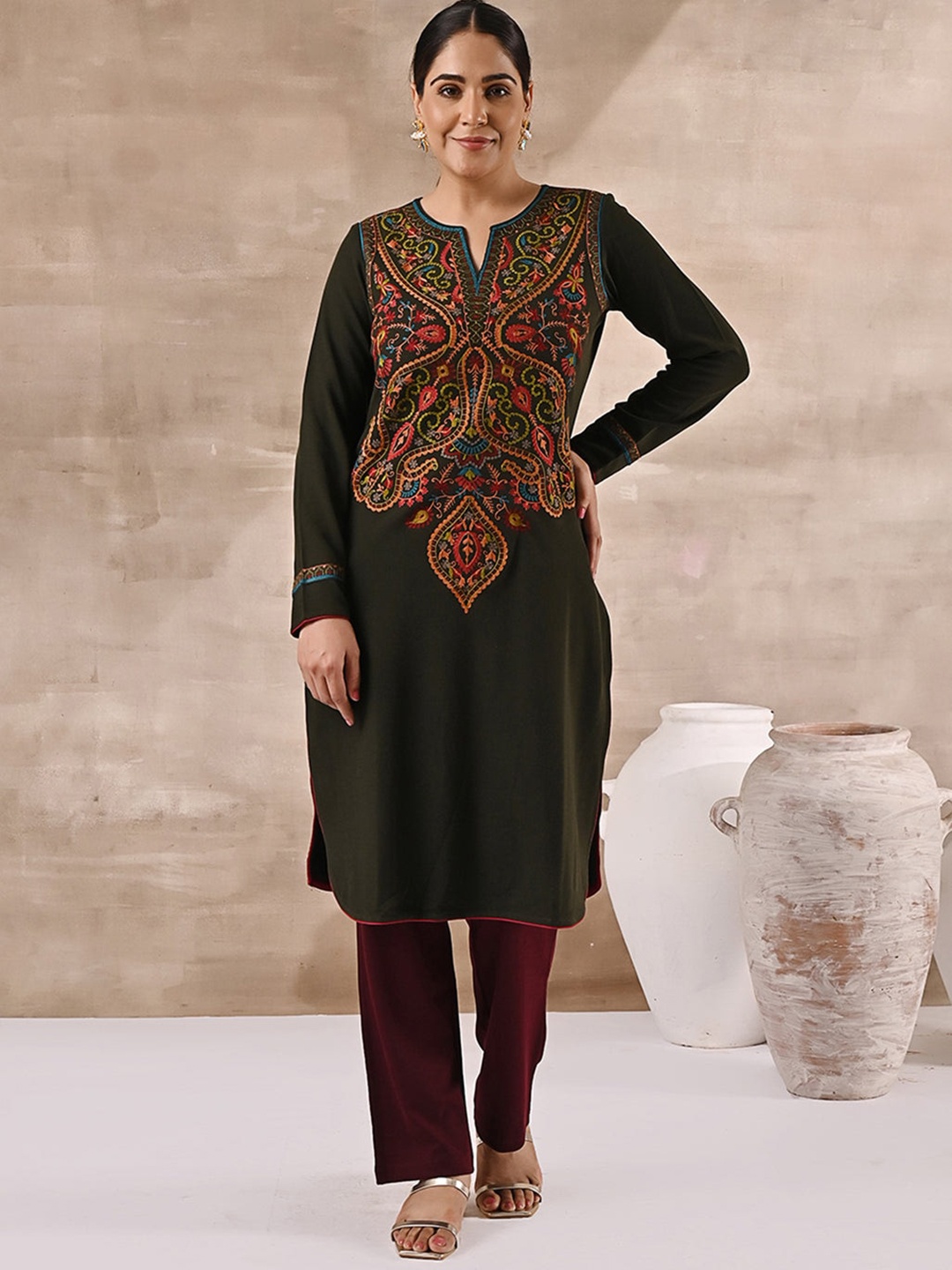 

Lakshita Women Ethnic Motif Embroidered Woolen Kurta, Green