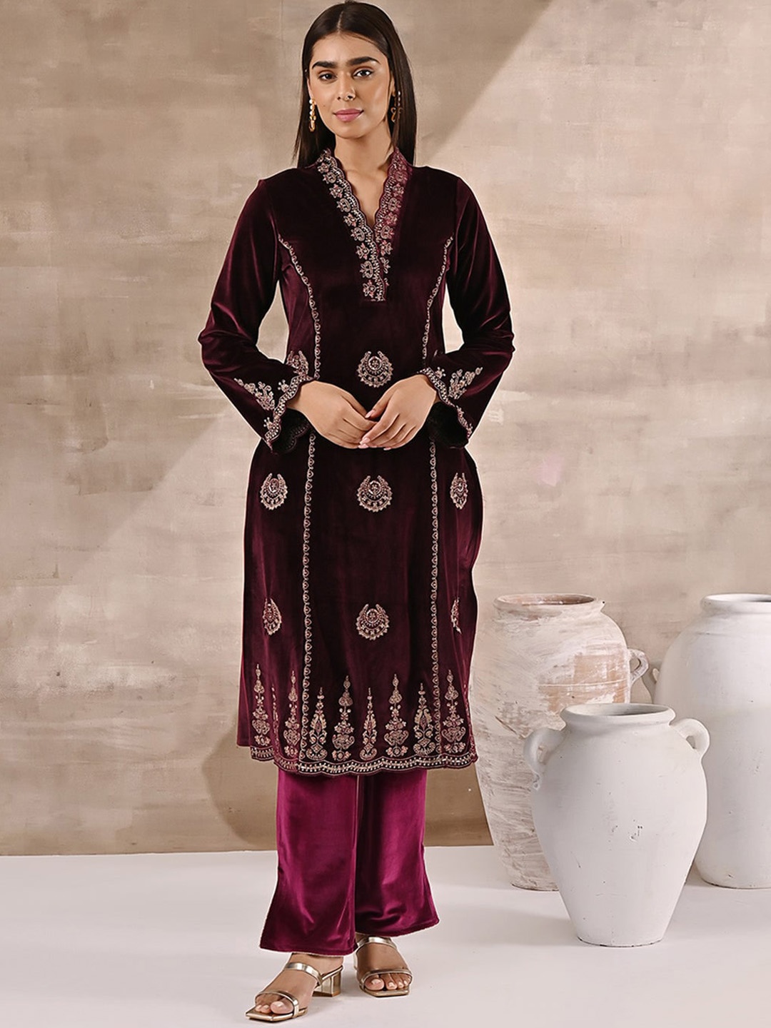 

Lakshita Women Plus Size Ethnic Motifs Embroidered Velvet Kurta, Maroon