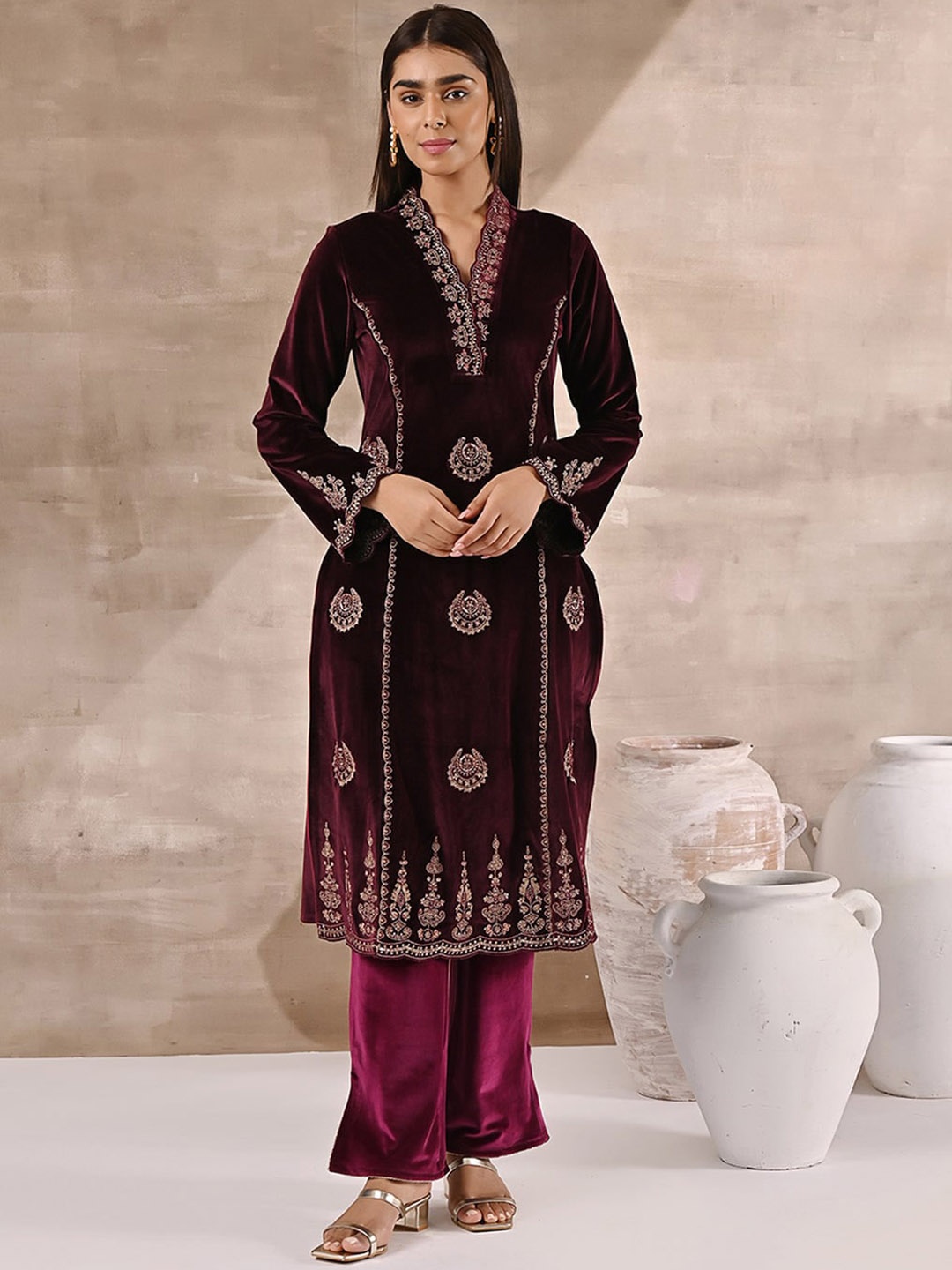 

Lakshita Women Plus Size Ethnic Motifs Embroidered Velvet Kurta, Maroon