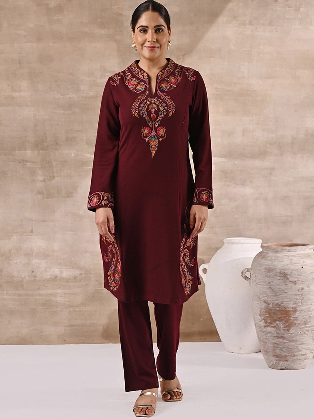 

Lakshita Women Ethnic Embroidered Woolen Kurta, Burgundy
