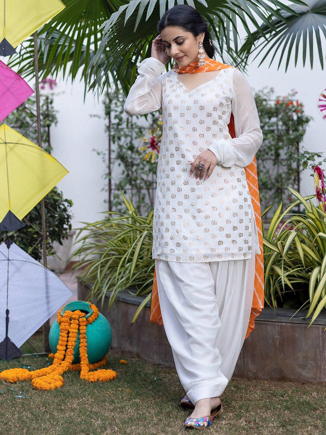 

Lavanya The Label Women Printed Kurta with Patiala & Dupatta, White