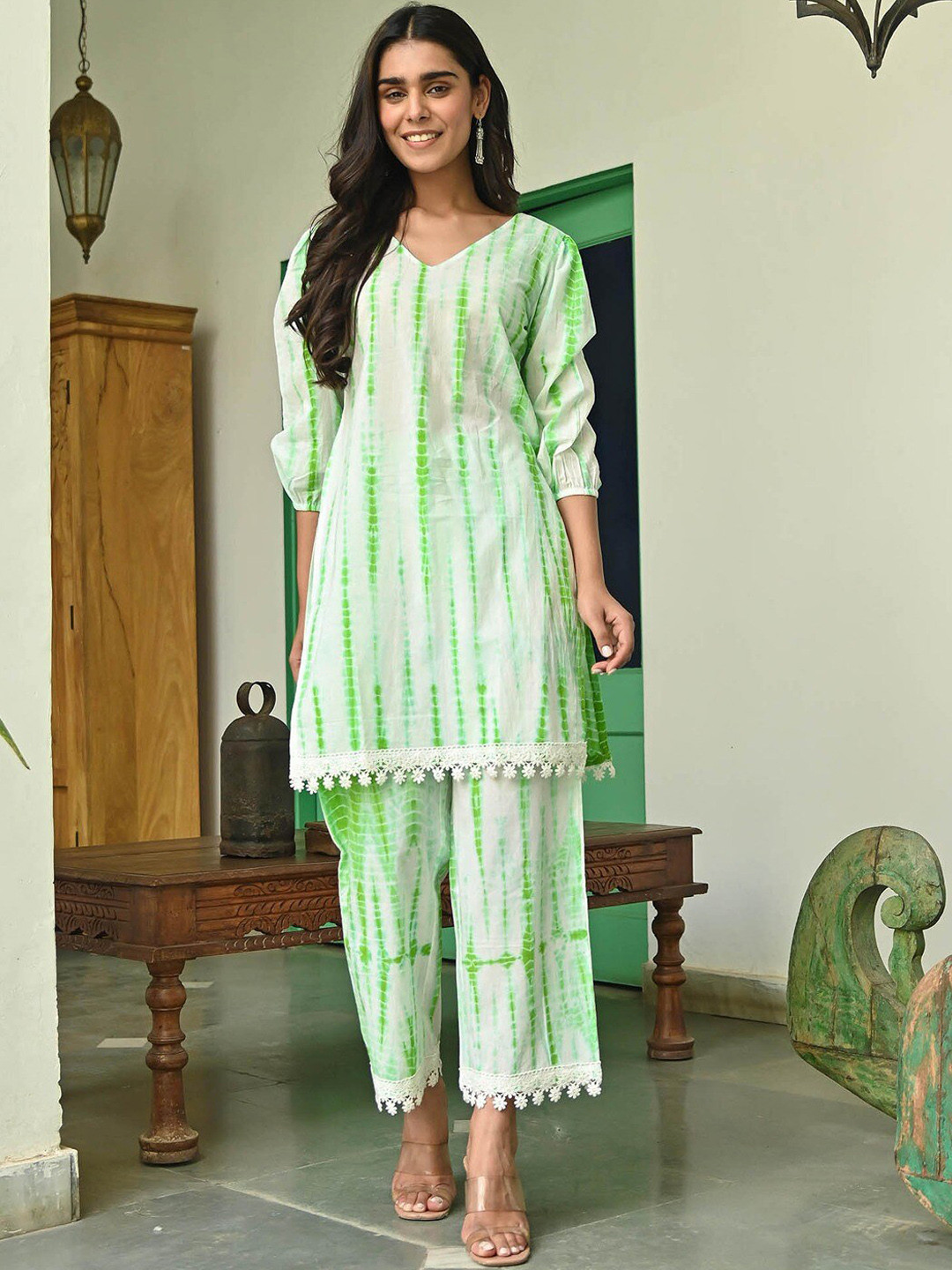 

Lavanya The Label Women Dyed Pure Cotton Kurta with Palazzos, Green