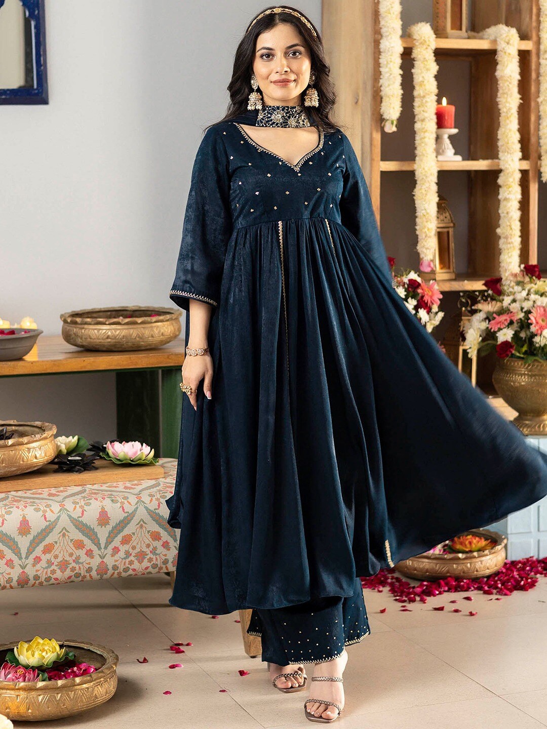 

Lavanya The Label Women Embellished Beads& Stones Velvet Kurta with Palazzos & Dupatta, Teal