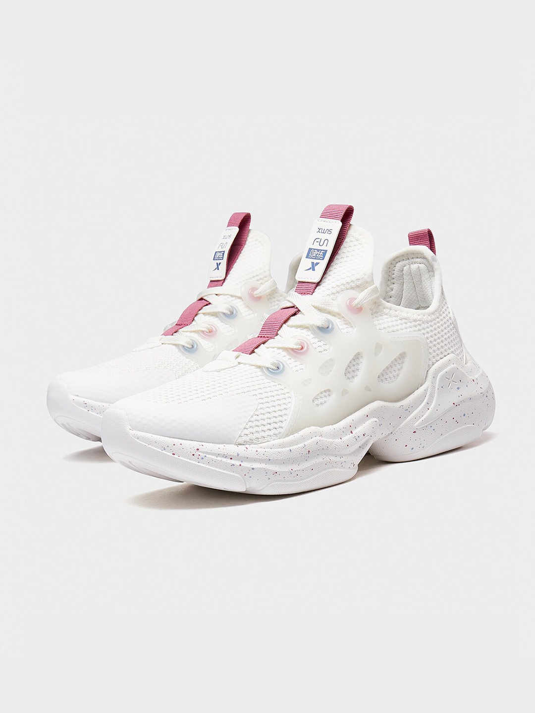 

Xtep Women XWS Fun Non-Marking Sports Shoes, White