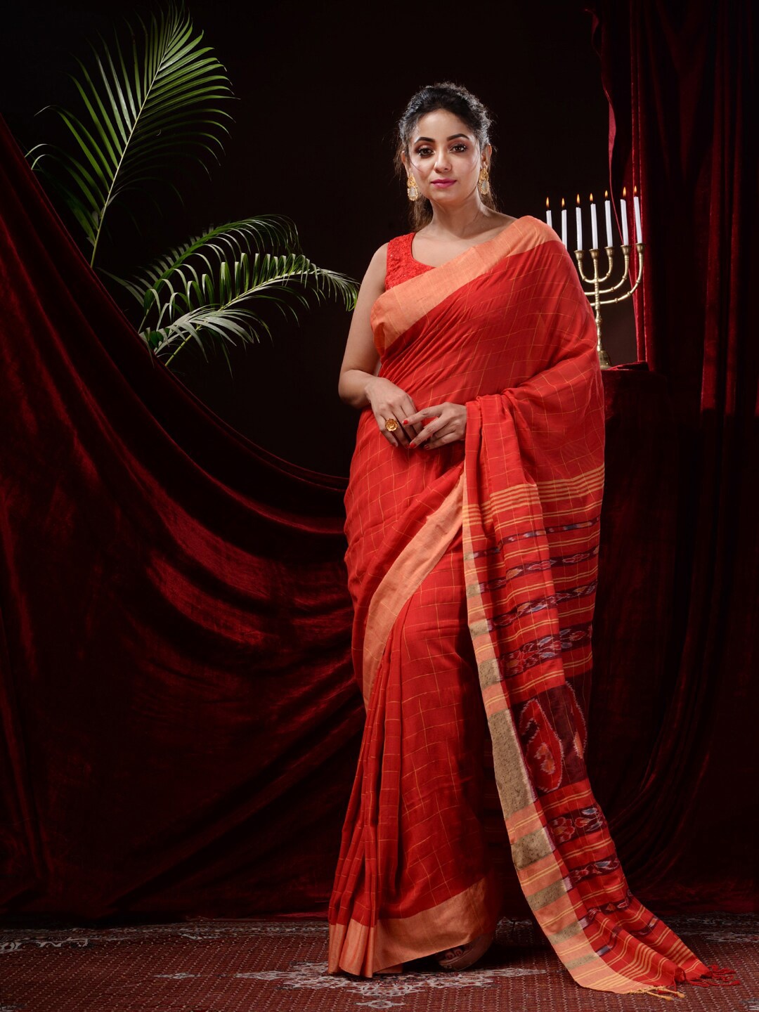

Mitera Checked Pure Cotton Jamdani Saree, Red