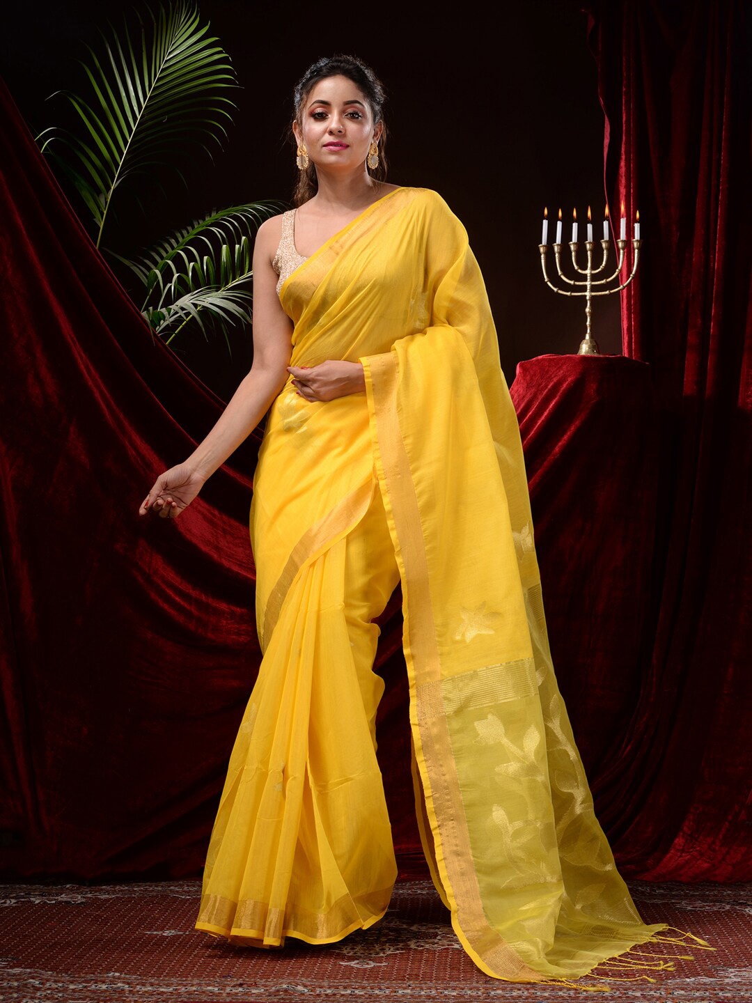 

Mitera Floral Woven Design Silk Cotton Jamdani Saree, Yellow