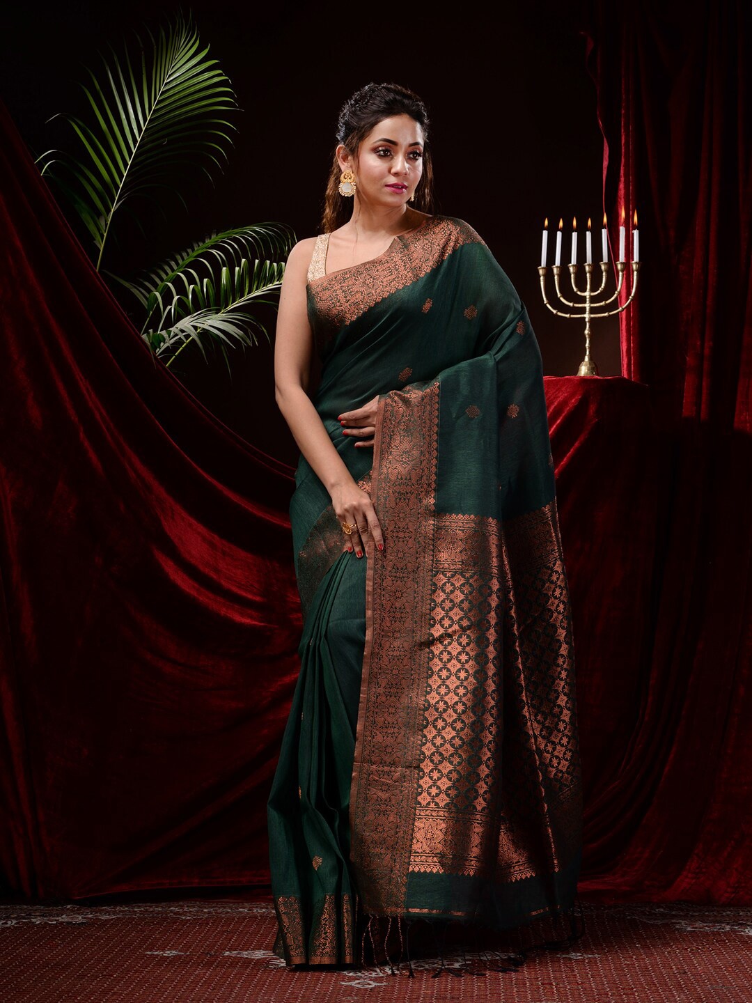 

Mitera Green & Copper-Toned Woven Design Zari Pure Linen Saree