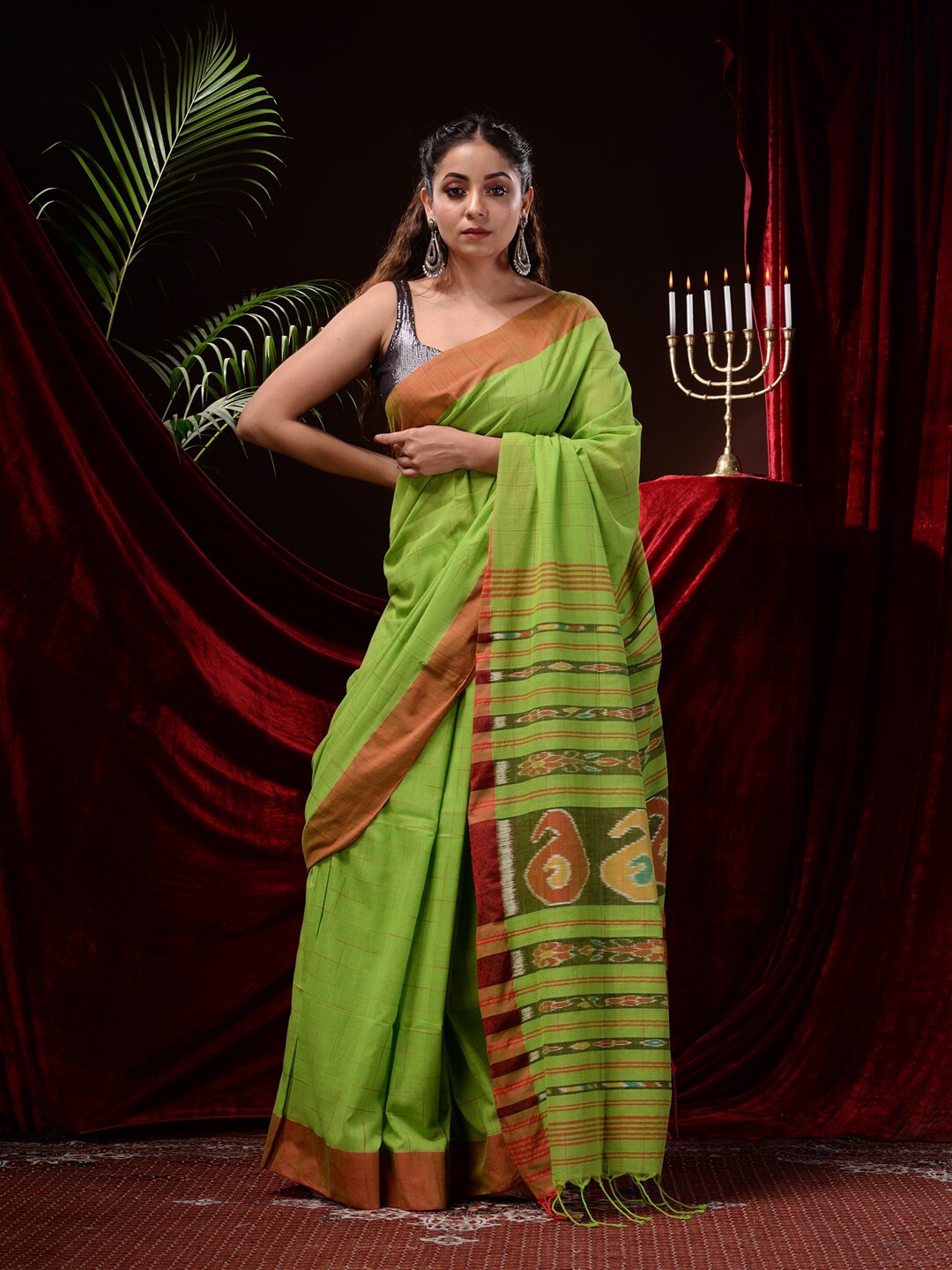 

Mitera Woven Design Pure Cotton Saree, Green