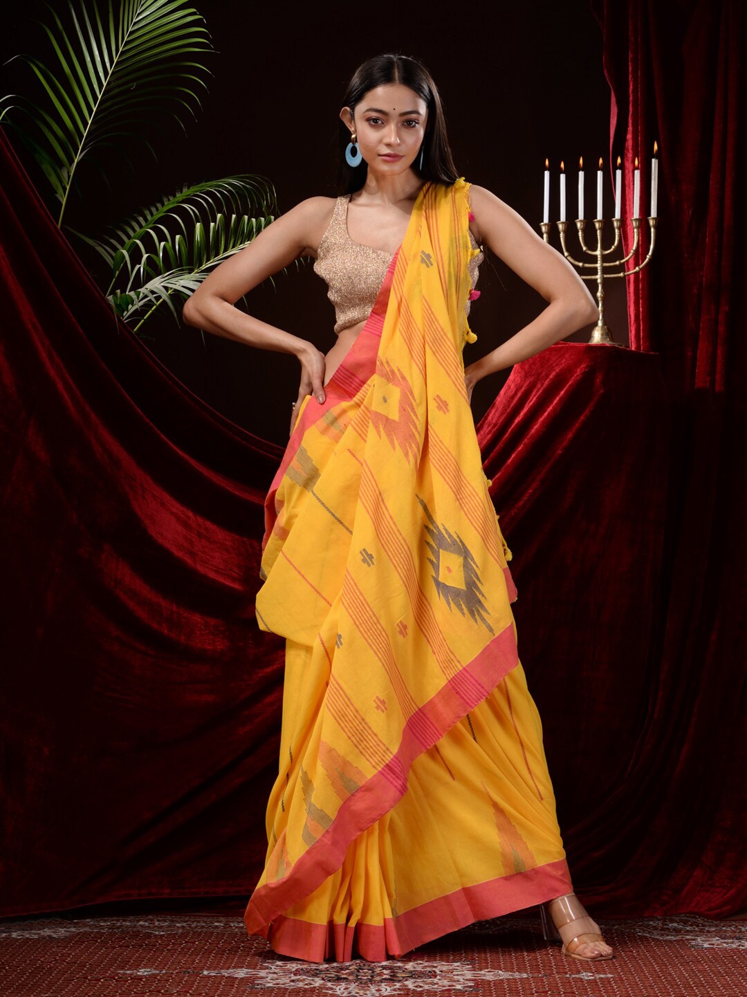 

Mitera Woven Design Pure Cotton Saree, Yellow