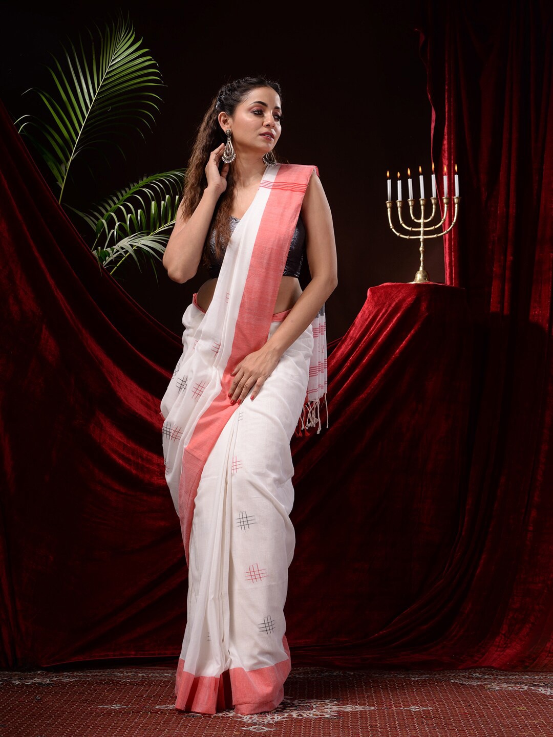 

Mitera Woven Design Pure Cotton Saree, White