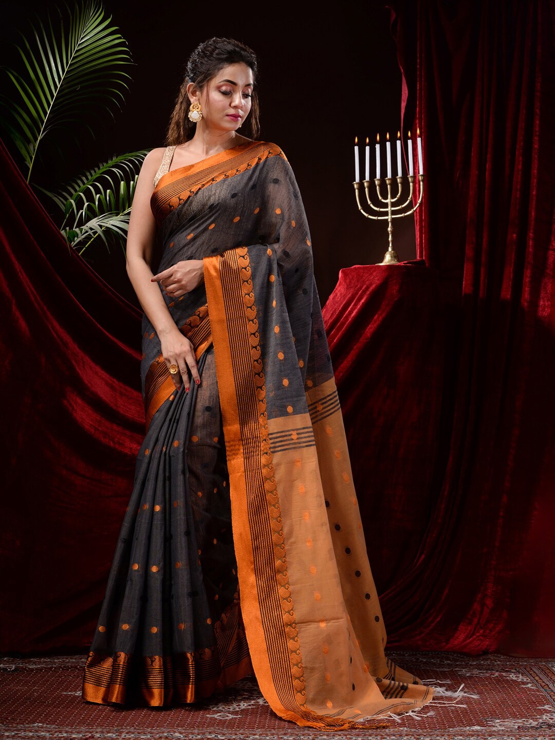 

Mitera Geometric Woven Design Zari Detailed Saree, Grey