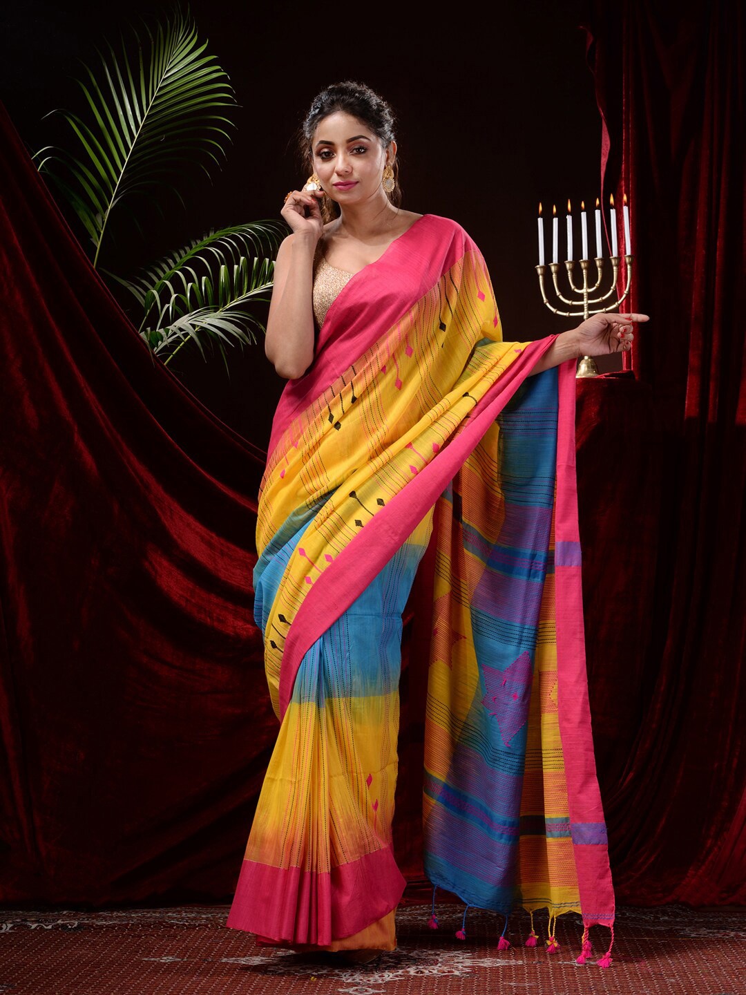 

Mitera Woven Design Pure Cotton Saree, Pink