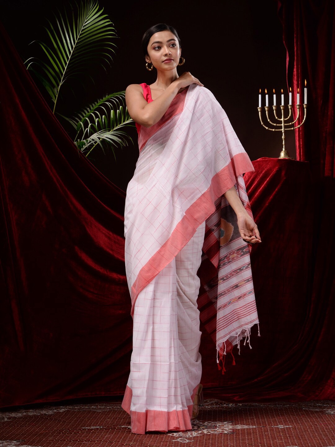 

Mitera Checked Pure Cotton Jamdani Saree, White