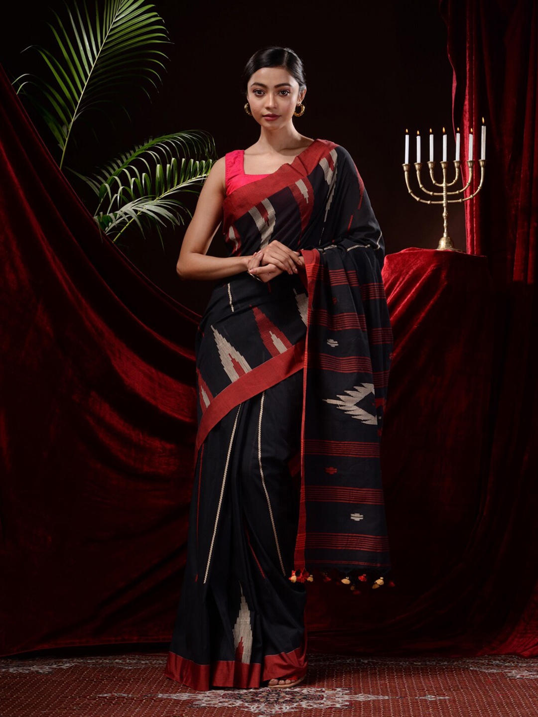 

Mitera Woven Design Pure Cotton Saree, Black