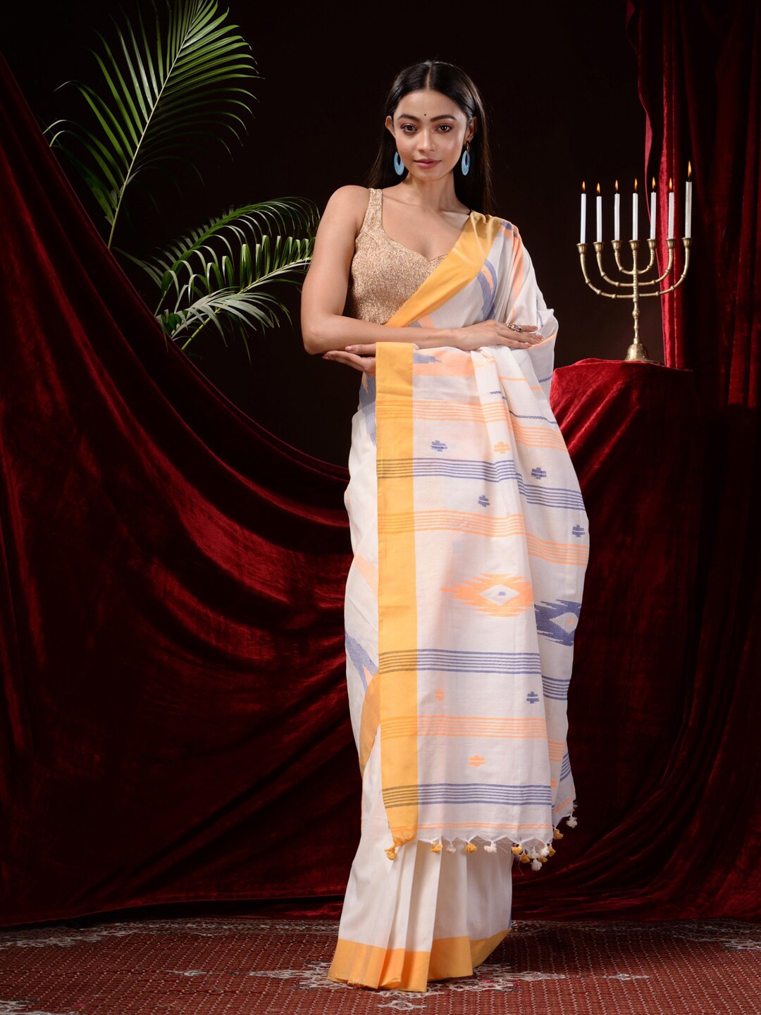 

Mitera Woven Design Pure Cotton Saree, Off white