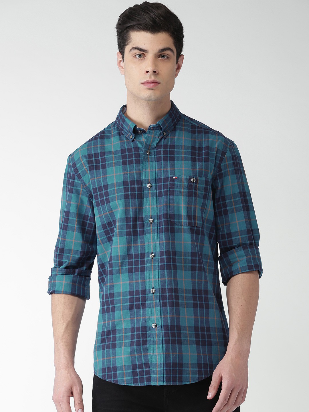 

Tommy Hilfiger Men Blue Custom Regular Fit Checked Casual Shirt