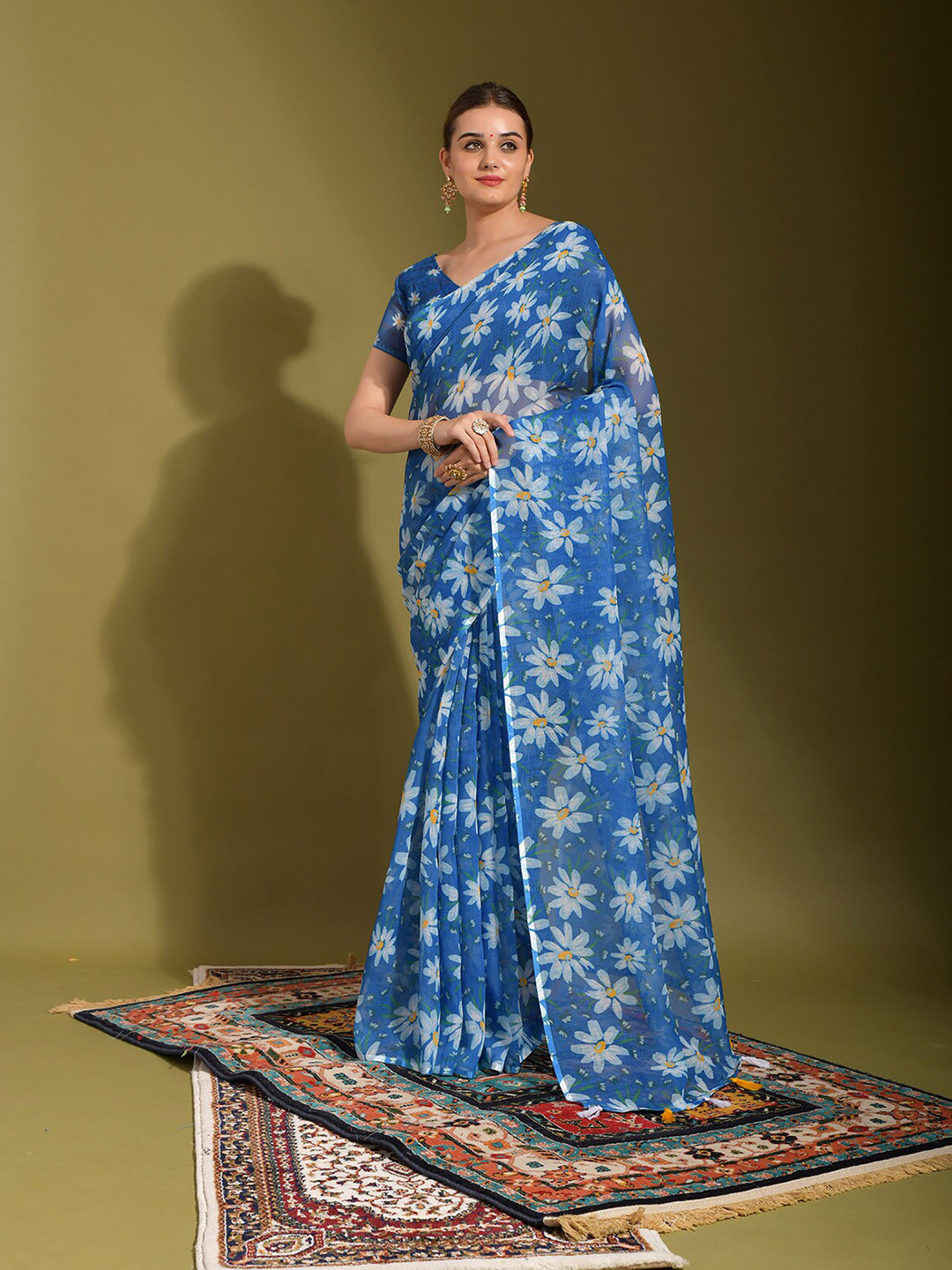 

ODETTE Floral Printed Saree, Blue