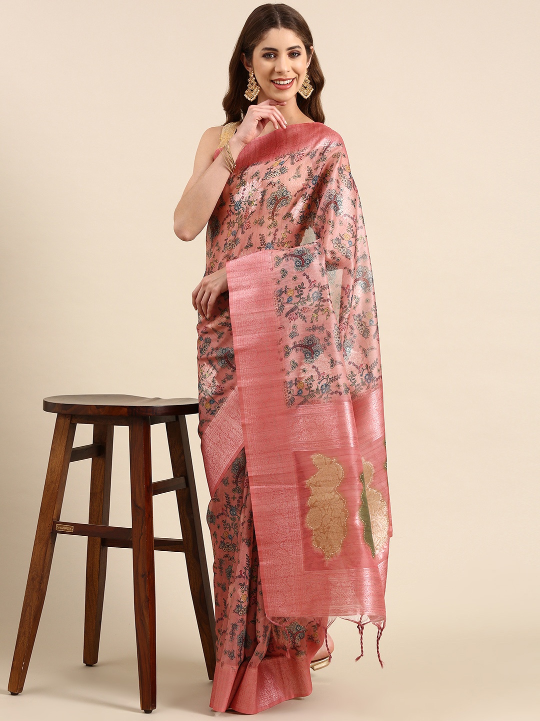 

VISHNU WEAVES Printed Zari Banarasi Saree, Peach