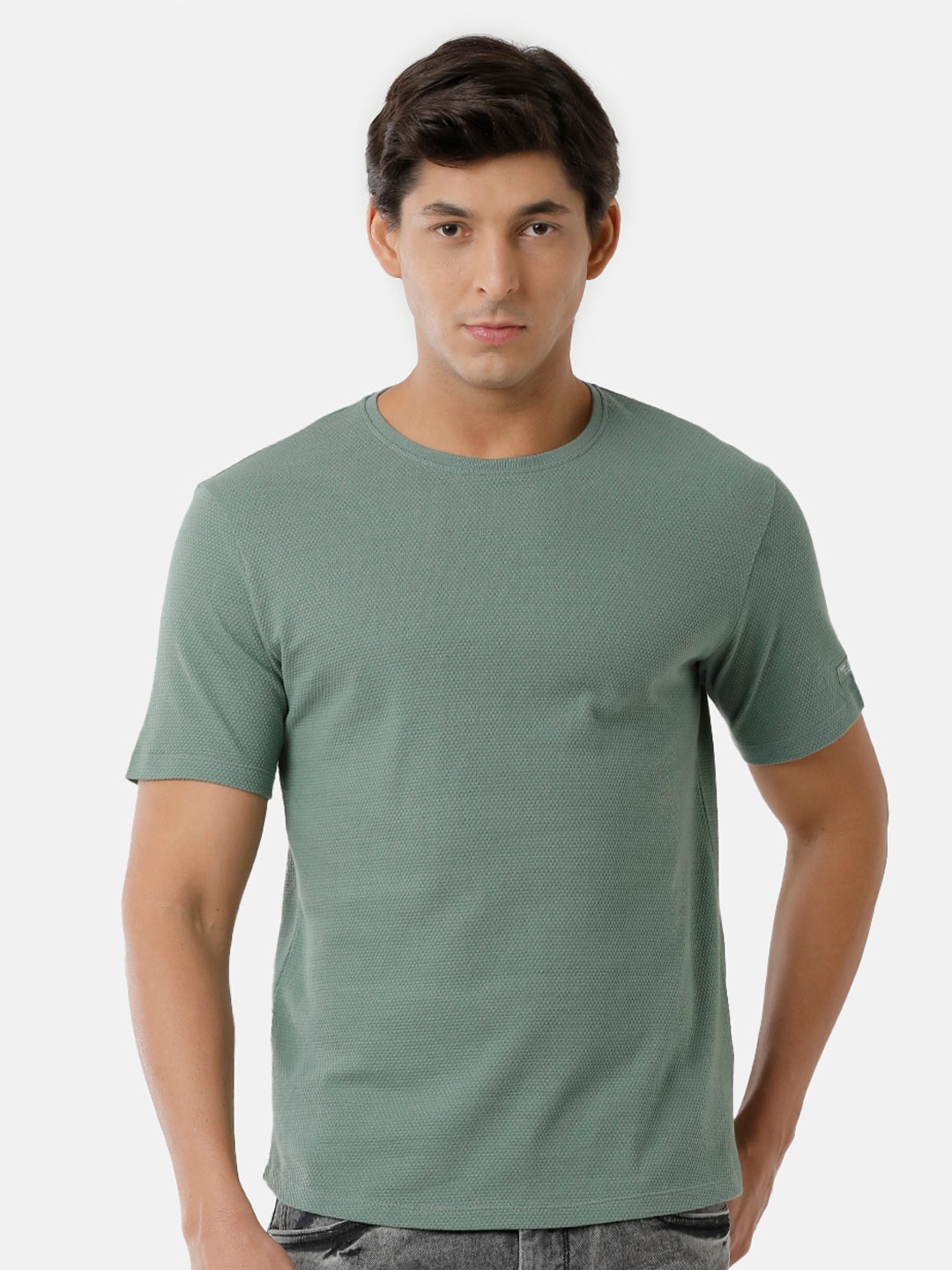 

Voi Jeans Men Slim Fit Pure Cotton T-shirt, Olive