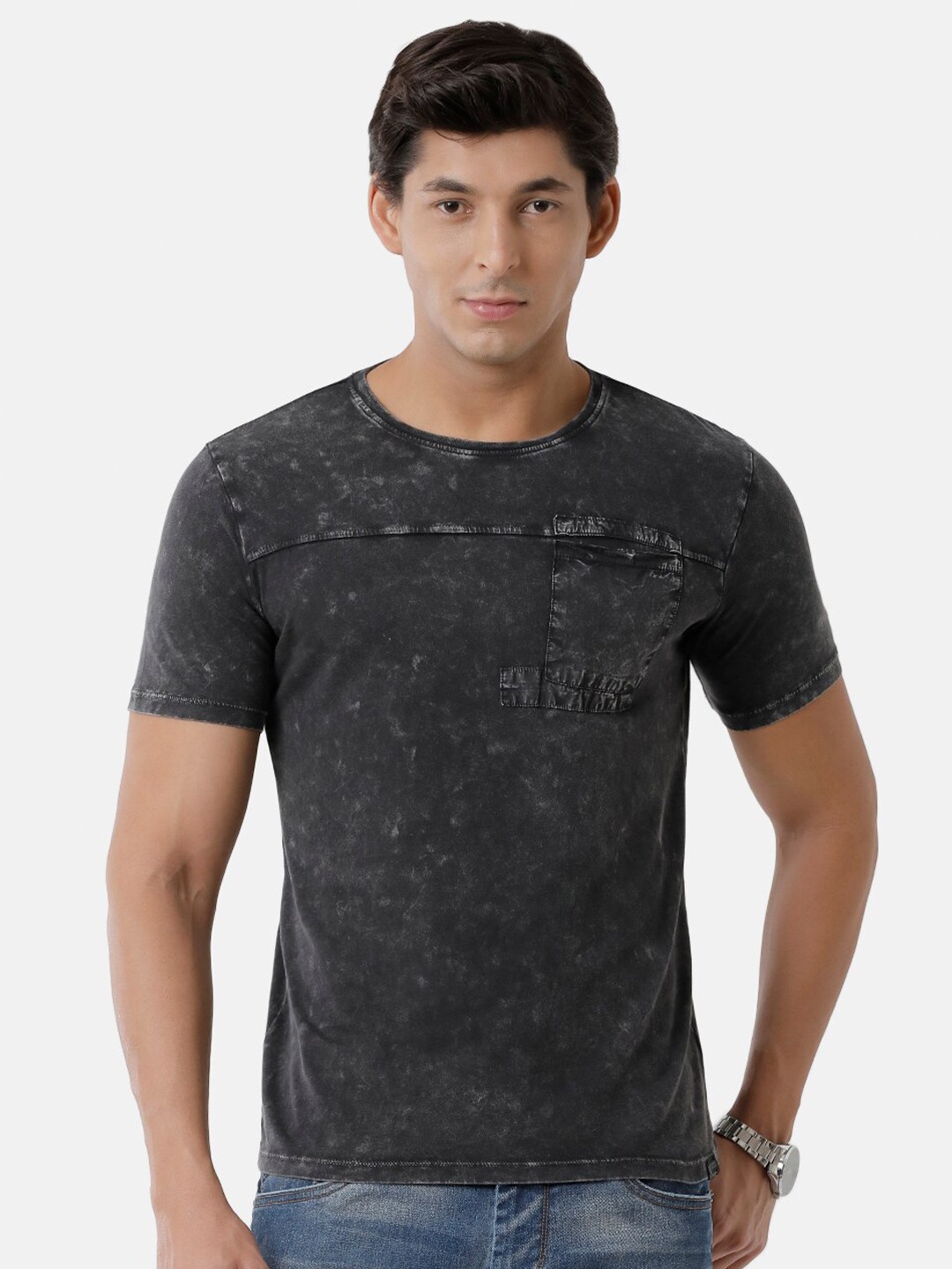 

Voi Jeans Men Tie and Dyed Slim Fit T-shirt, Black