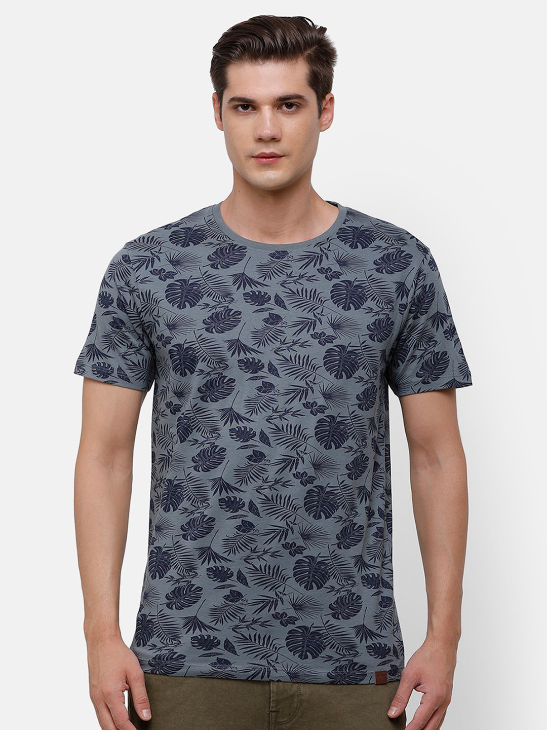 

Voi Jeans Men Printed Tropical Slim Fit Cotton T-shirt, Grey