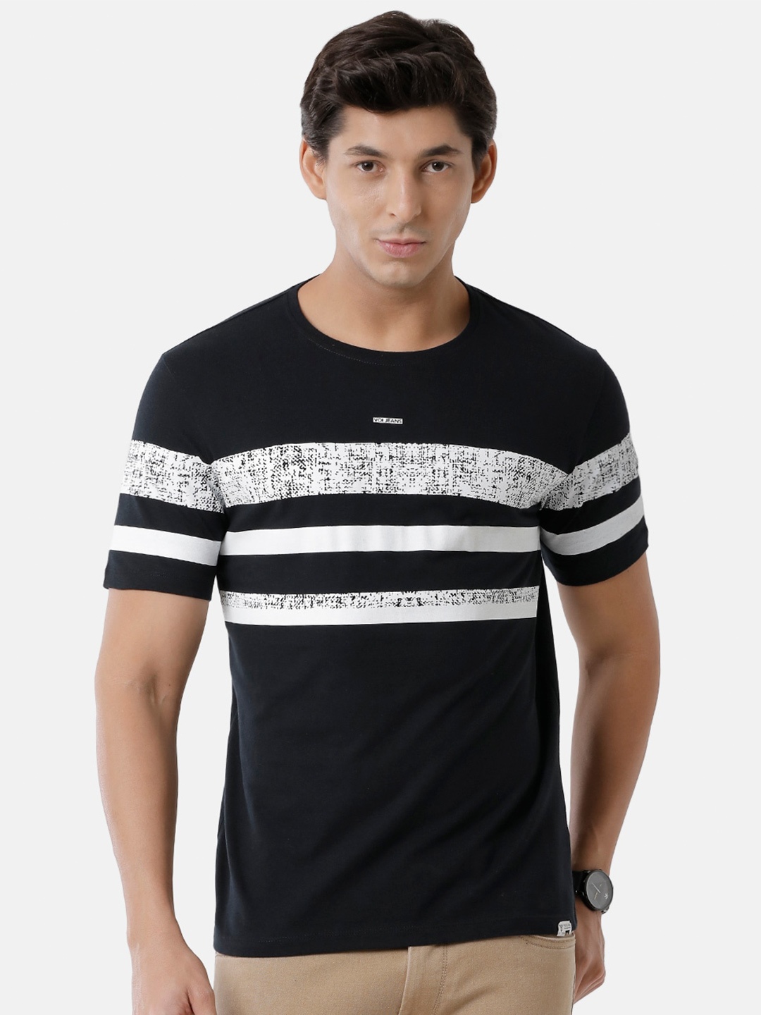 

Voi Jeans Men Monochrome Slim Fit Pure Cotton T-shirt, Black