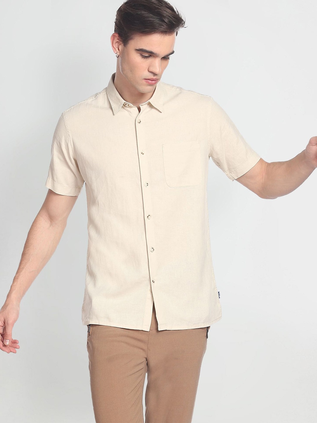 

Flying Machine Solid Slim Fit Casual Shirt, Cream