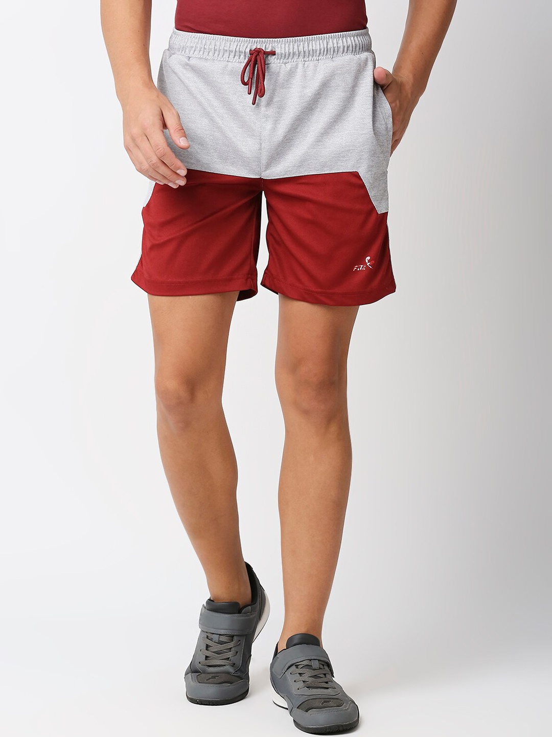 

FiTZ Men Colourblocked Outdoor Sports Shorts, Grey
