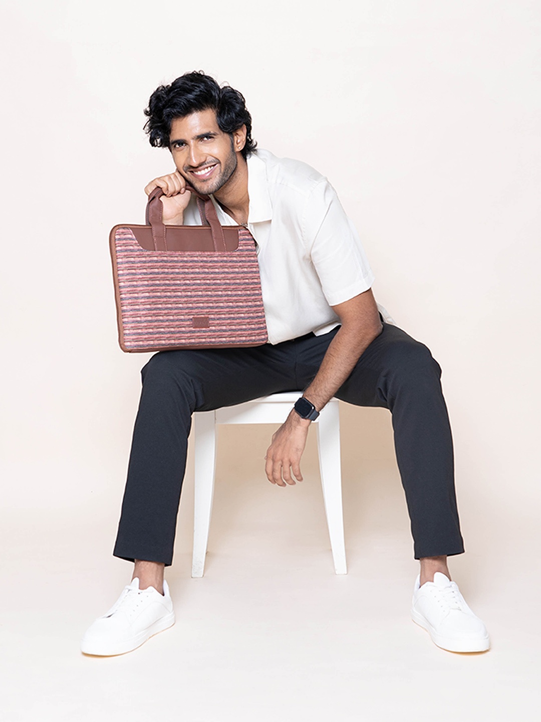 

ZOUK Men Brown & Green Printed Jute Laptop Sleeve