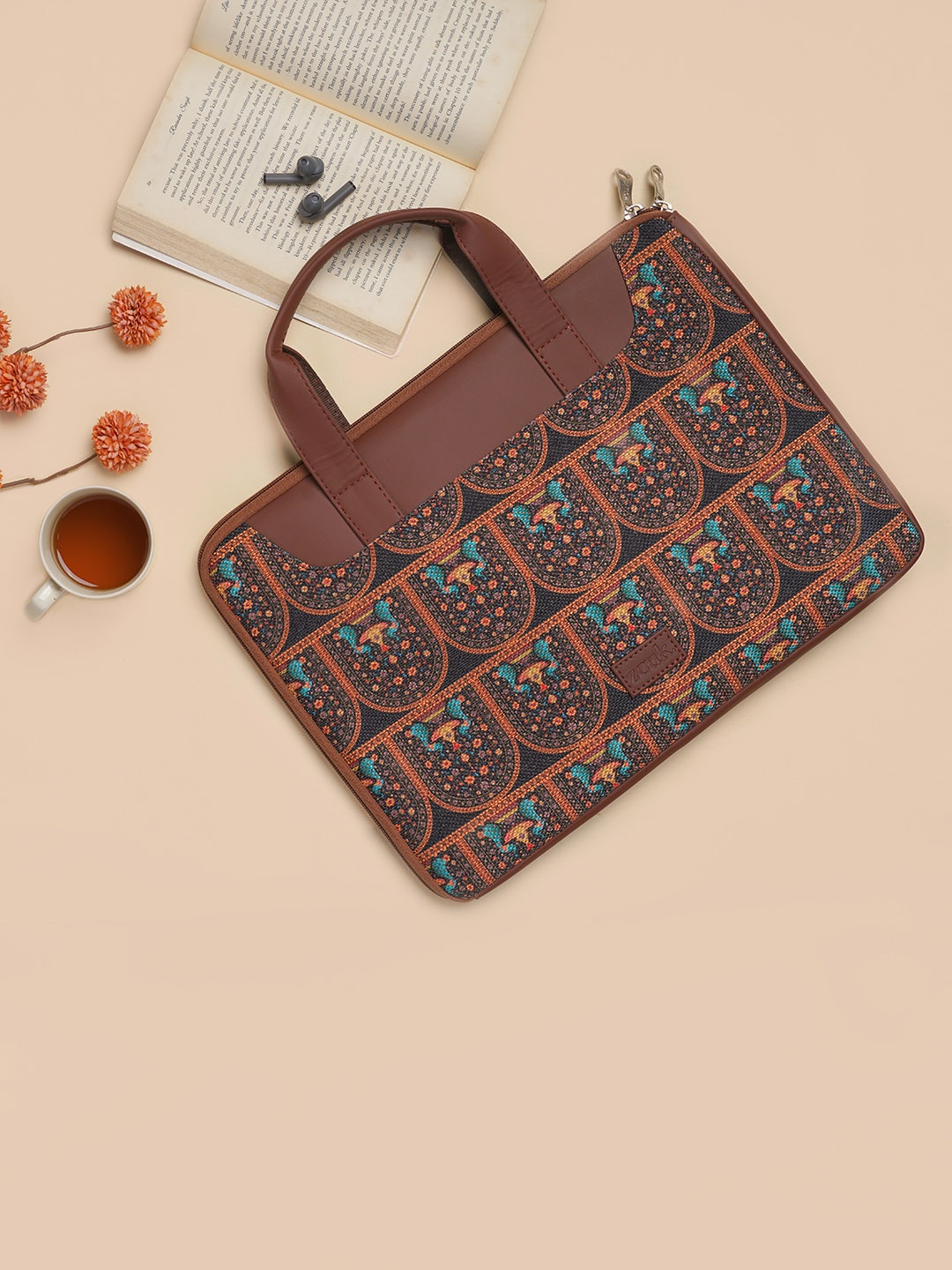 ZOUK Women Black & Brown Printed Jute Laptop Sleeve
