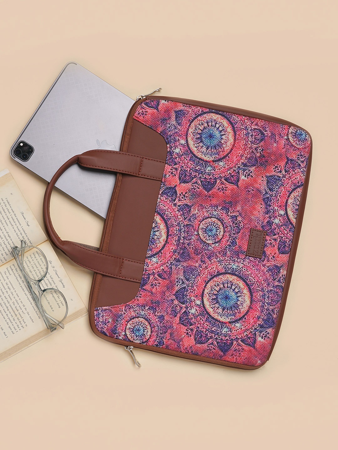 

ZOUK Women Pink & Blue Printed Jute Laptop Sleeve