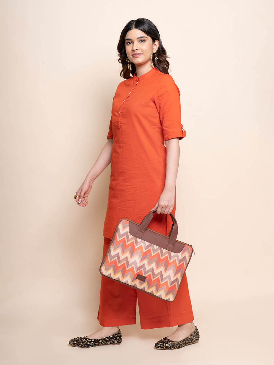 

ZOUK Women Brown & Cream-Coloured Printed Jute Laptop Sleeve