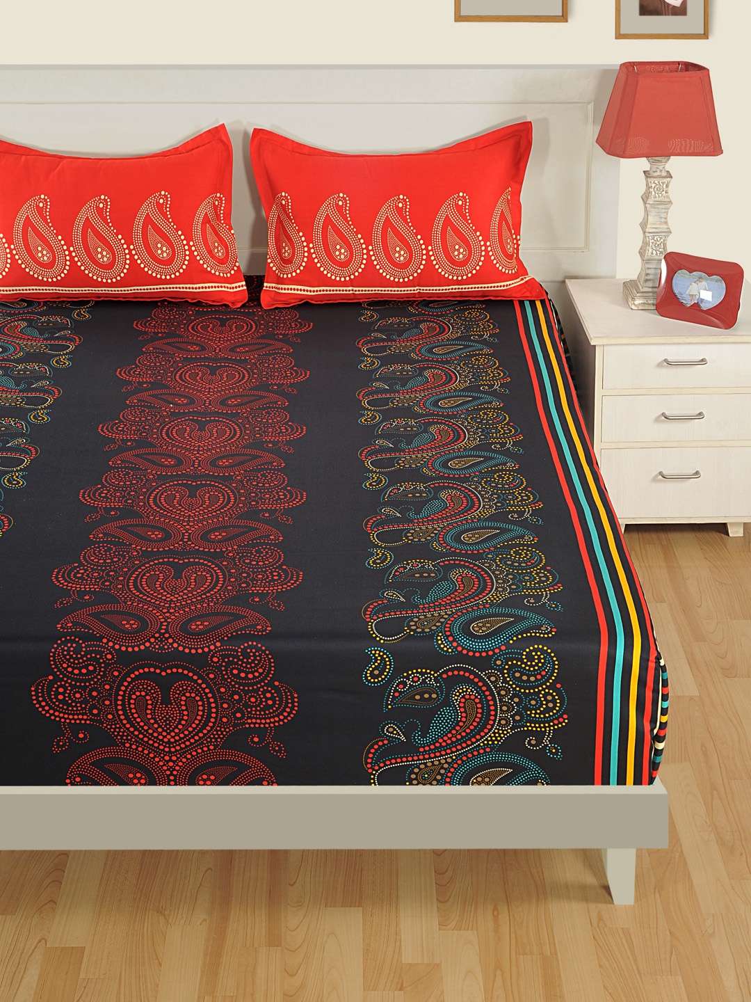 

SWAYAM Black & Red Cotton 180 Fine TC Double King Bedsheet with 2 Pillow Covers