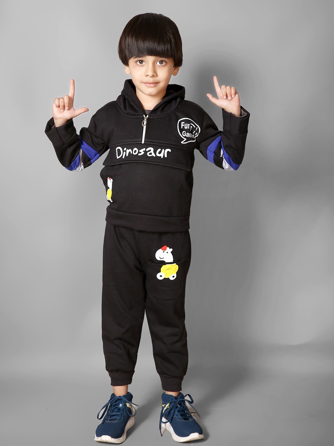 

Ameeha Boys Printed Fleece Sweatshirt With Joggers, Black