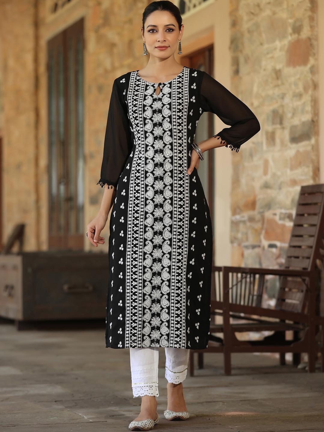 

Juniper Women Ethnic Motifs Chikankari Embroidered Georgette Kurta, Black