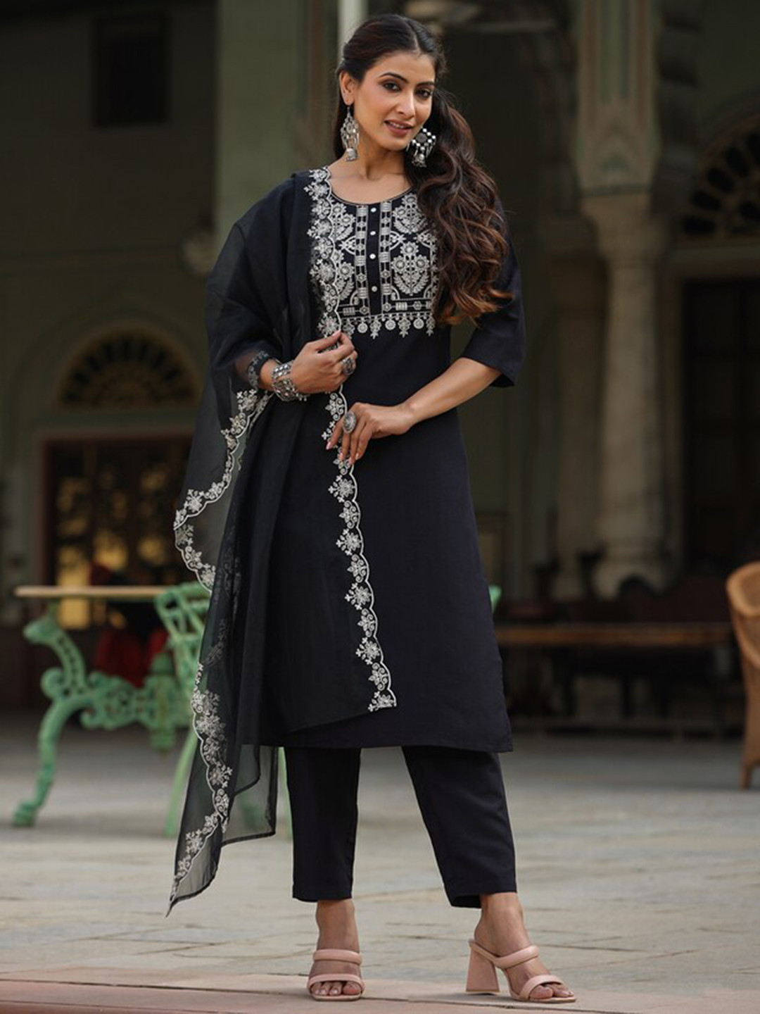 

Juniper Women Floral Embroidered Thread Work Kurta with Trousers & Dupatta, Navy blue