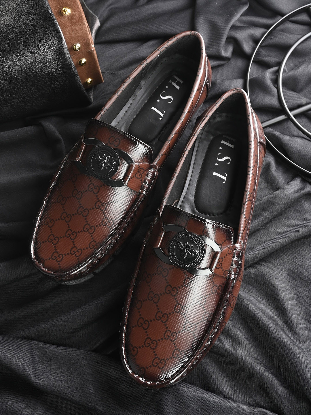 

MANSAMUSA Men Textured Formal Loafers, Brown