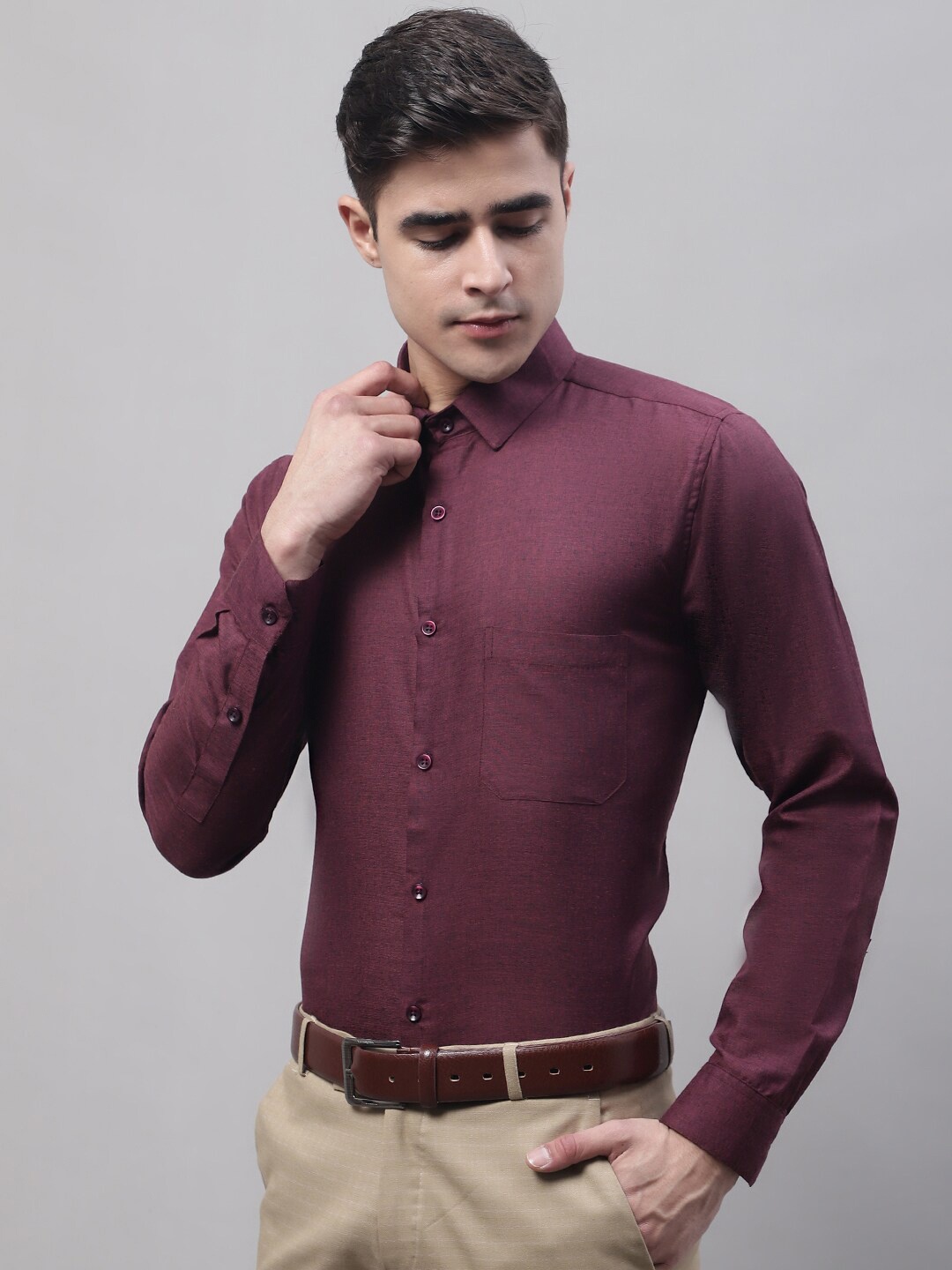 

JAINISH Men Spread Collar Classic Formal Shirt, Maroon