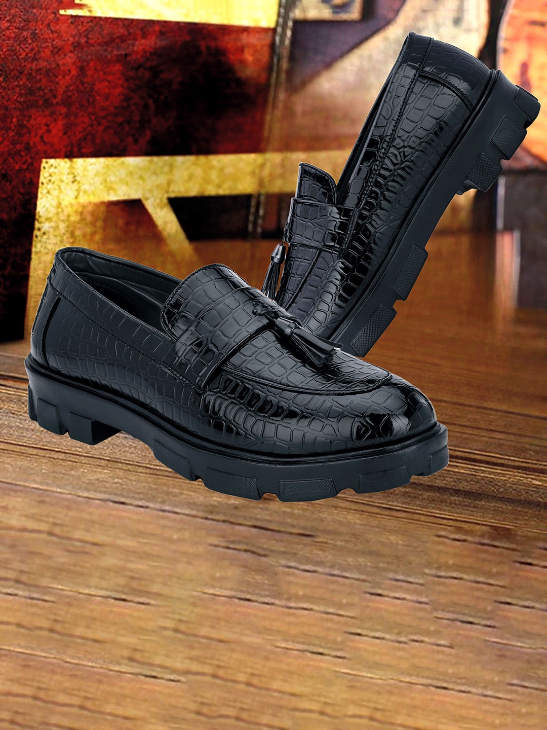

MANSAMUSA Men Textured Patent Leather Loafers, Black