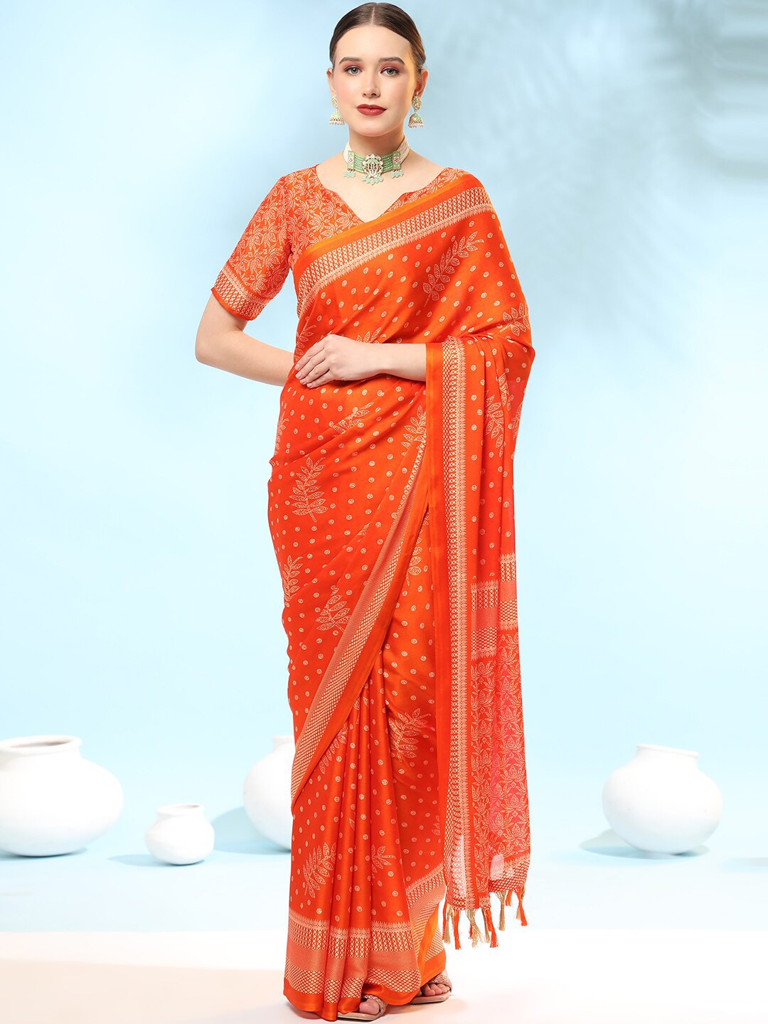 

Leeza Store Floral And Geometrical Printed Bordered Saree, Orange