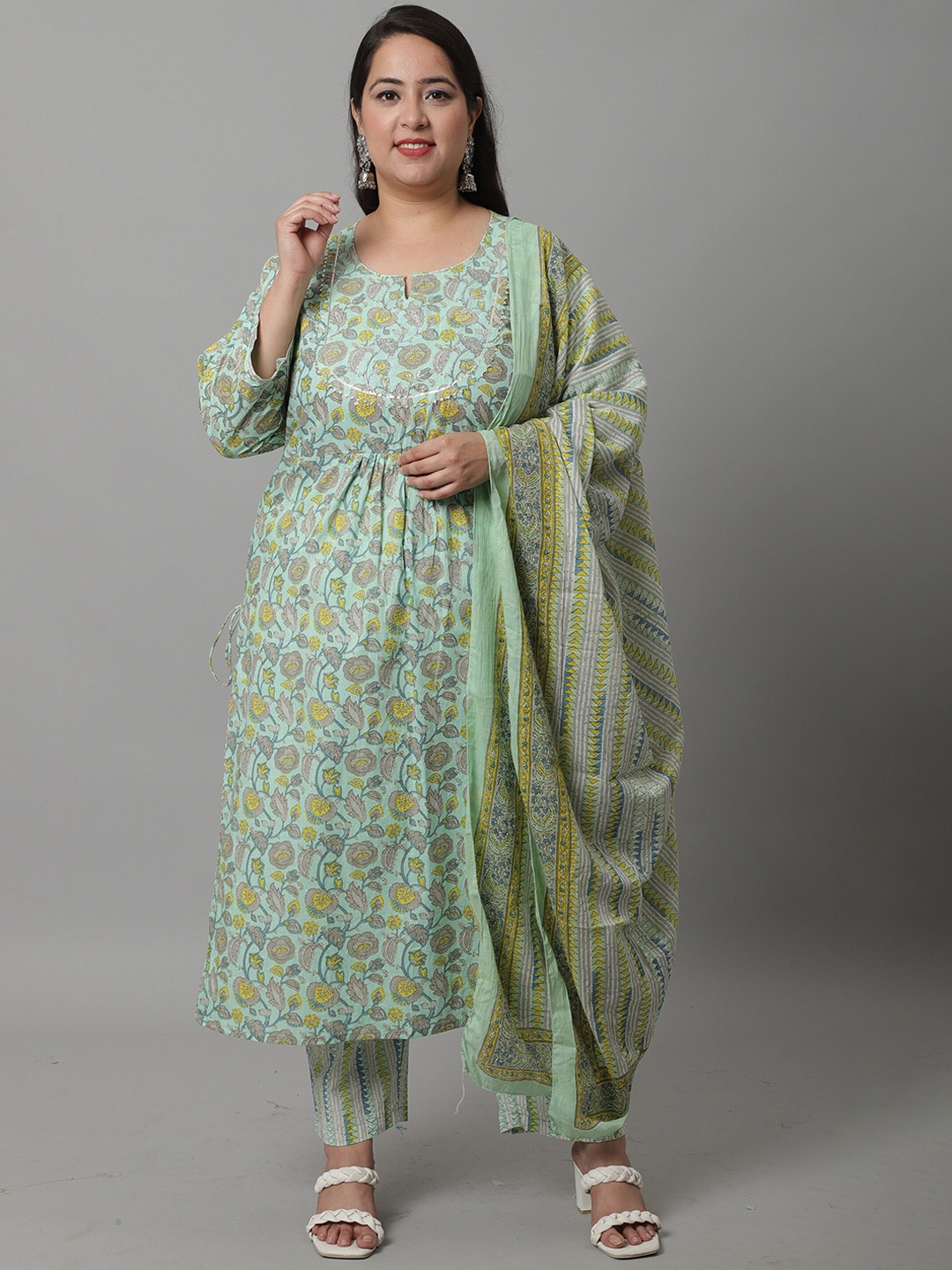 

Rajnandini Women Plus Size Floral Printed Pleated Pure Cotton Kurta Set, Green